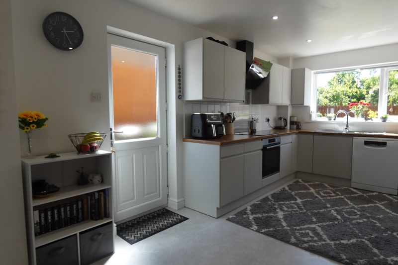 Kitchen- click for photo gallery